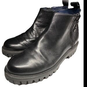 POLLINI Women’s Black Soft Italian Leather Lug Sole Ankle Boots Sz 8.5